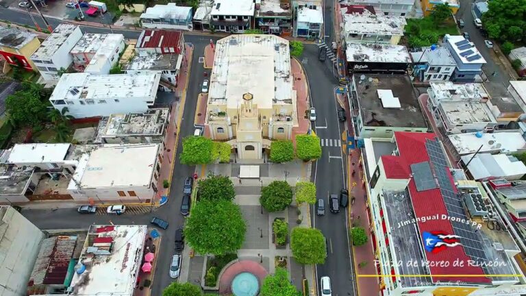 Plazas P&uacute;blicas en Rinc&oacute;n de la Victoria: Un Recorrido por sus Espacios Verdes
